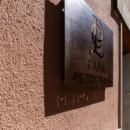 Casa Petronila *